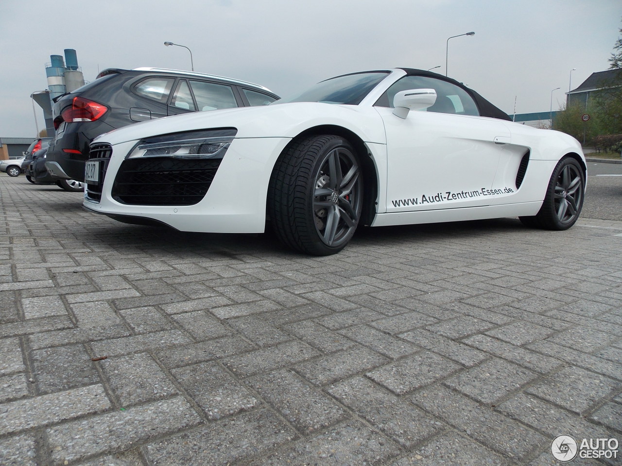 Audi R8 V8 Spyder 2013