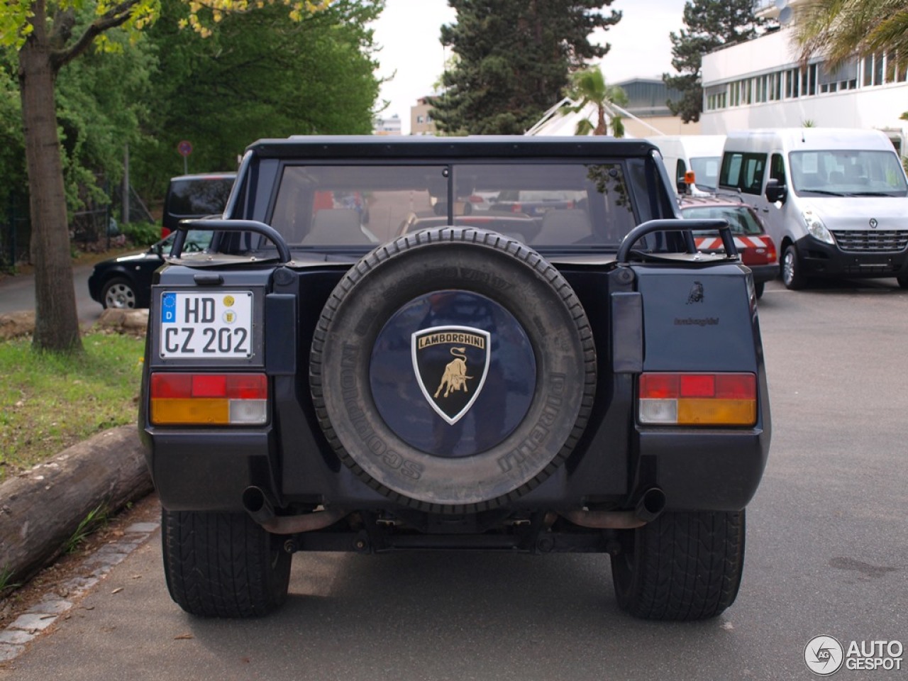 Lamborghini LM002