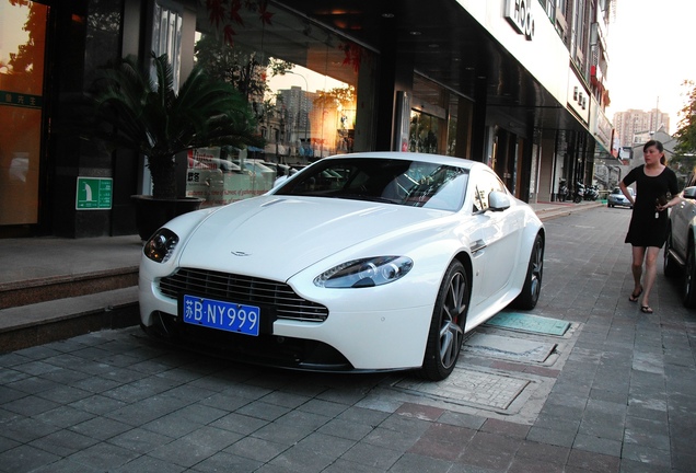 Aston Martin V8 Vantage