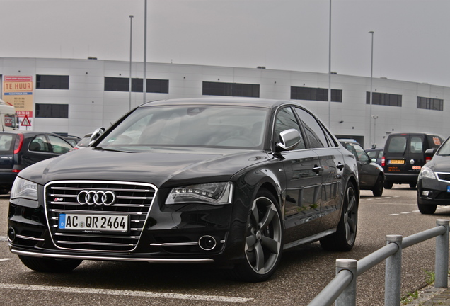 Audi S8 D4