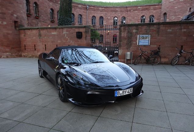 Ferrari Scuderia Spider 16M