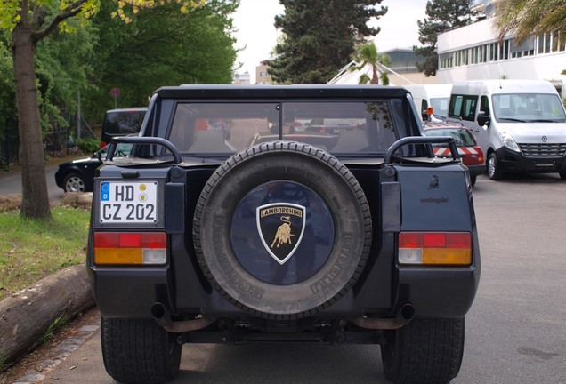 Lamborghini LM002