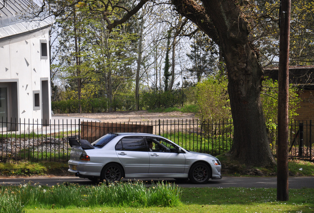 Mitsubishi Lancer Evolution VIII MR FQ-340