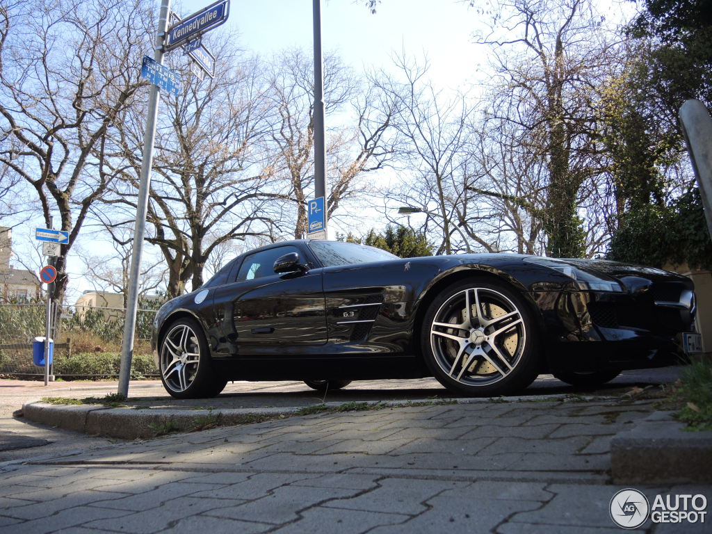 Mercedes-Benz SLS AMG