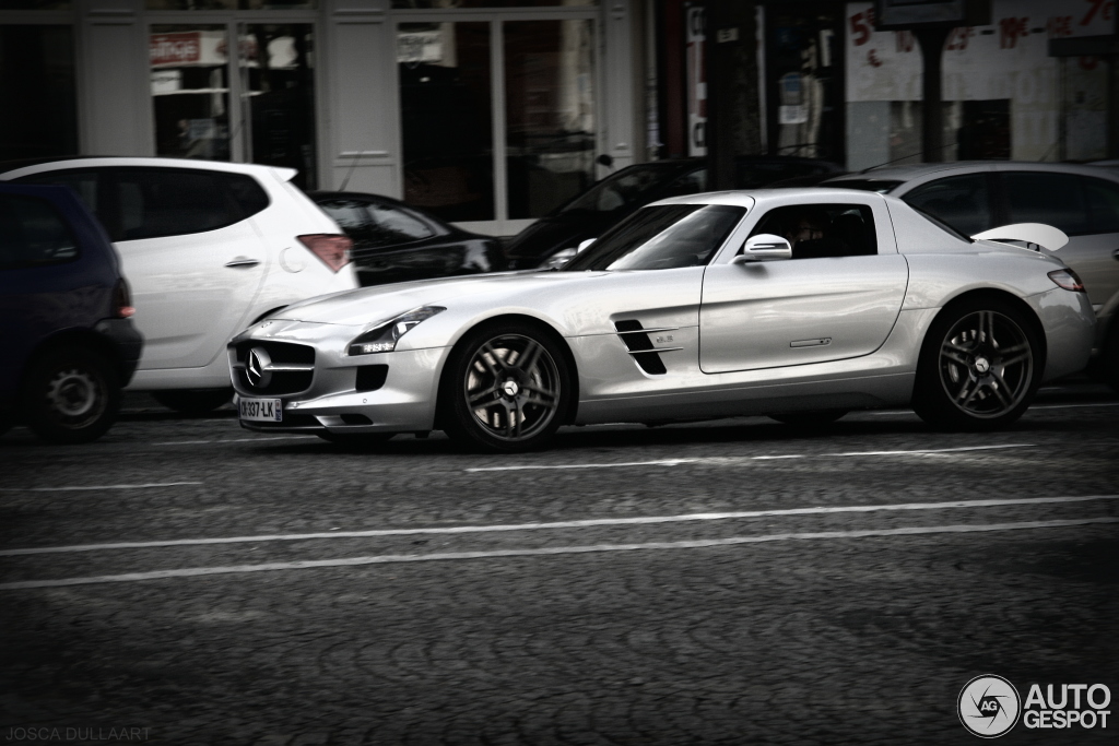 Mercedes-Benz SLS AMG