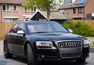 Audi S8 D3