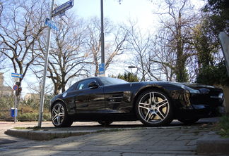 Mercedes-Benz SLS AMG