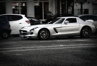 Mercedes-Benz SLS AMG