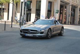 Mercedes-Benz SLS AMG