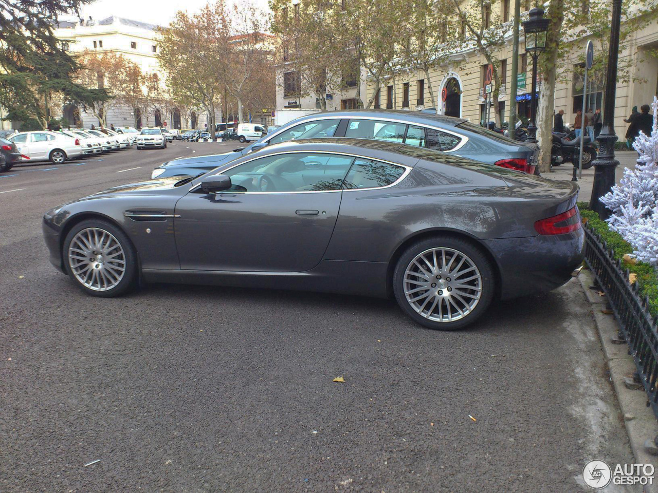 Aston Martin DB9