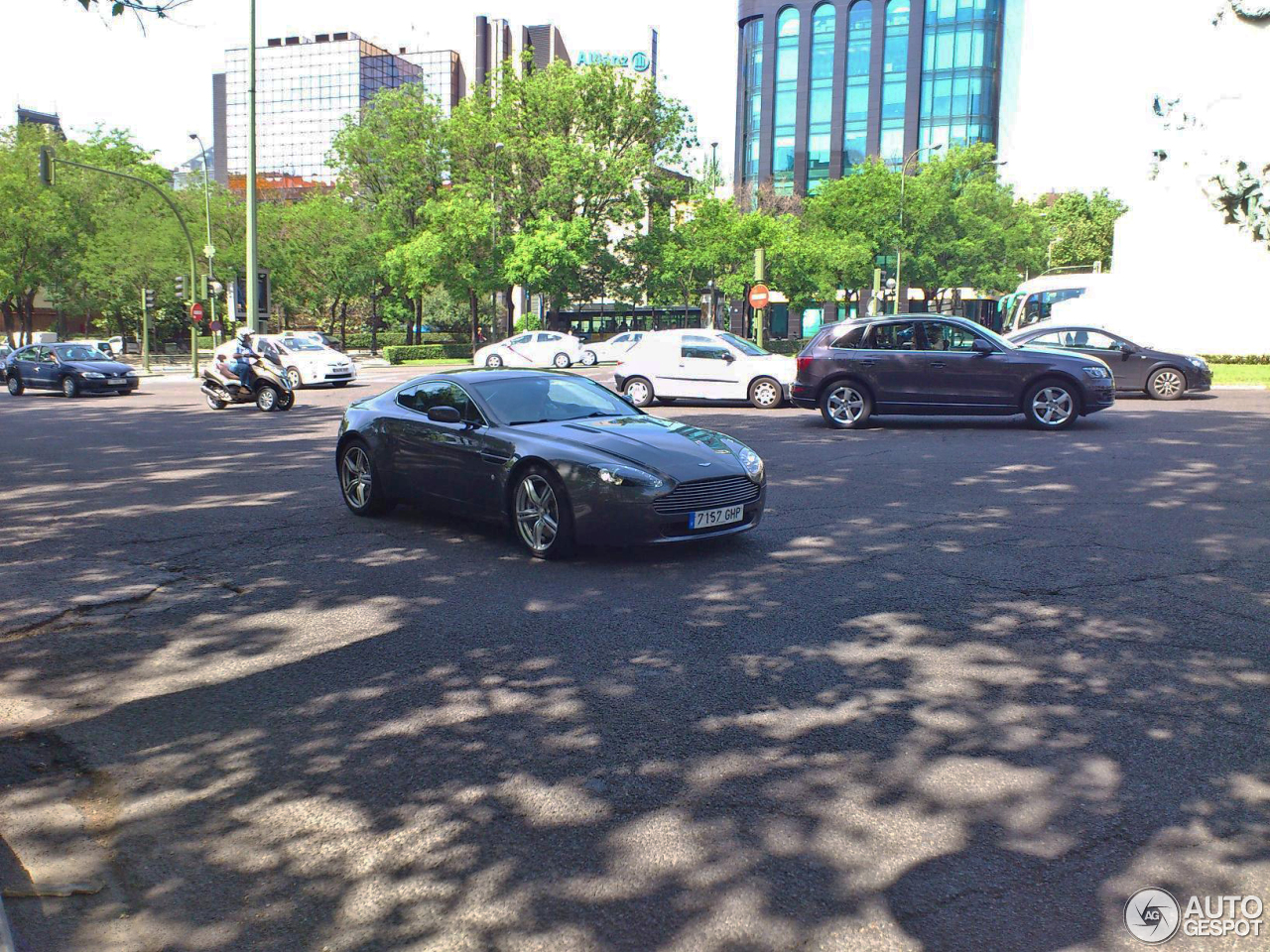 Aston Martin V8 Vantage