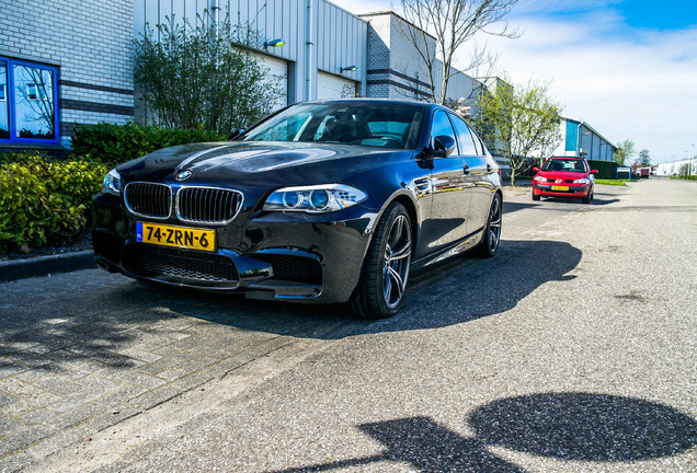 BMW M5 F10 2011