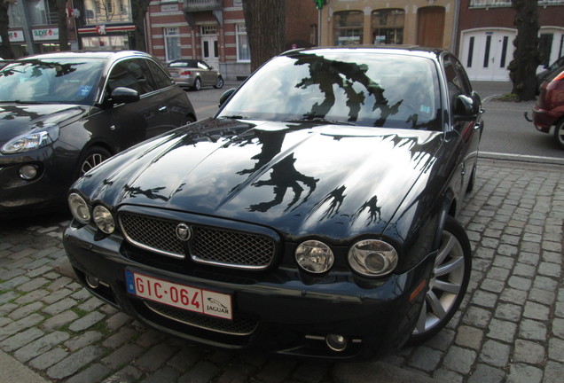 Jaguar XJR