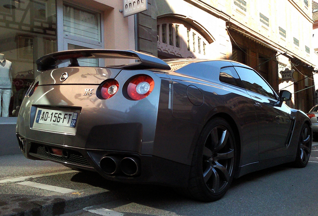 Nissan GT-R