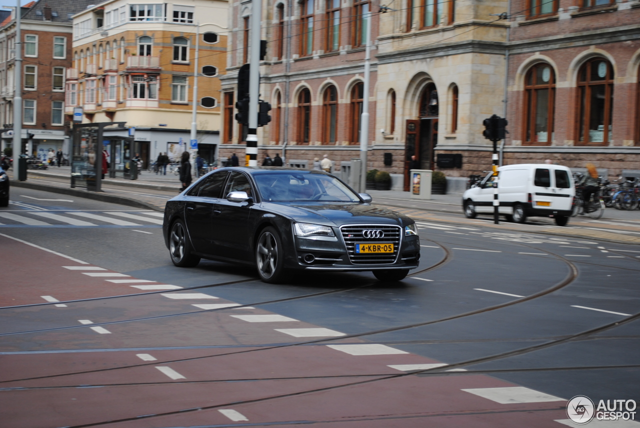 Audi S8 D4