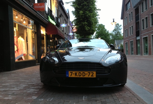 Aston Martin V12 Vantage