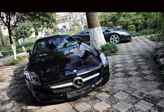 Mercedes-Benz SLS AMG