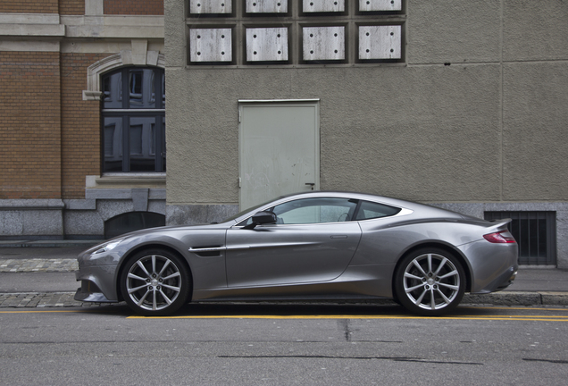 Aston Martin Vanquish 2013