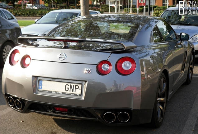 Nissan GT-R