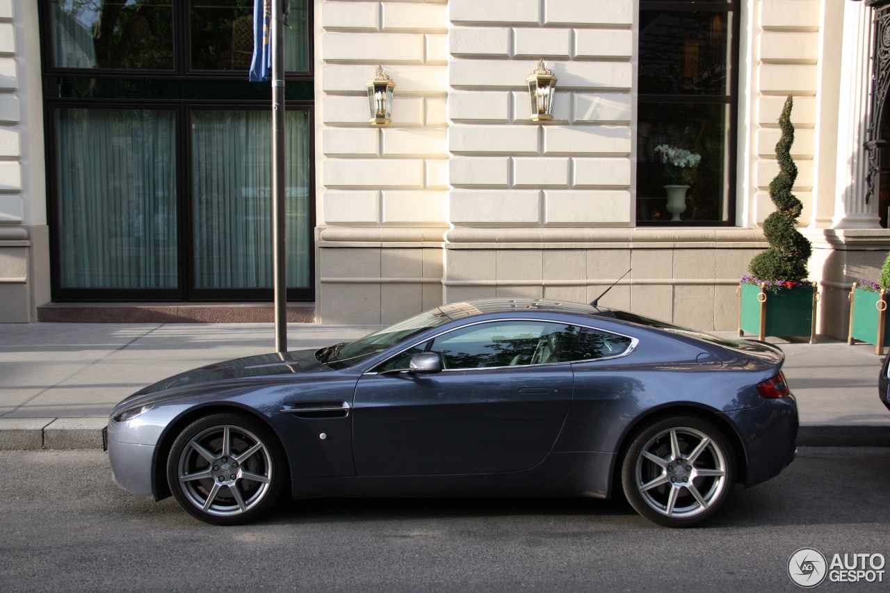 Aston Martin V8 Vantage