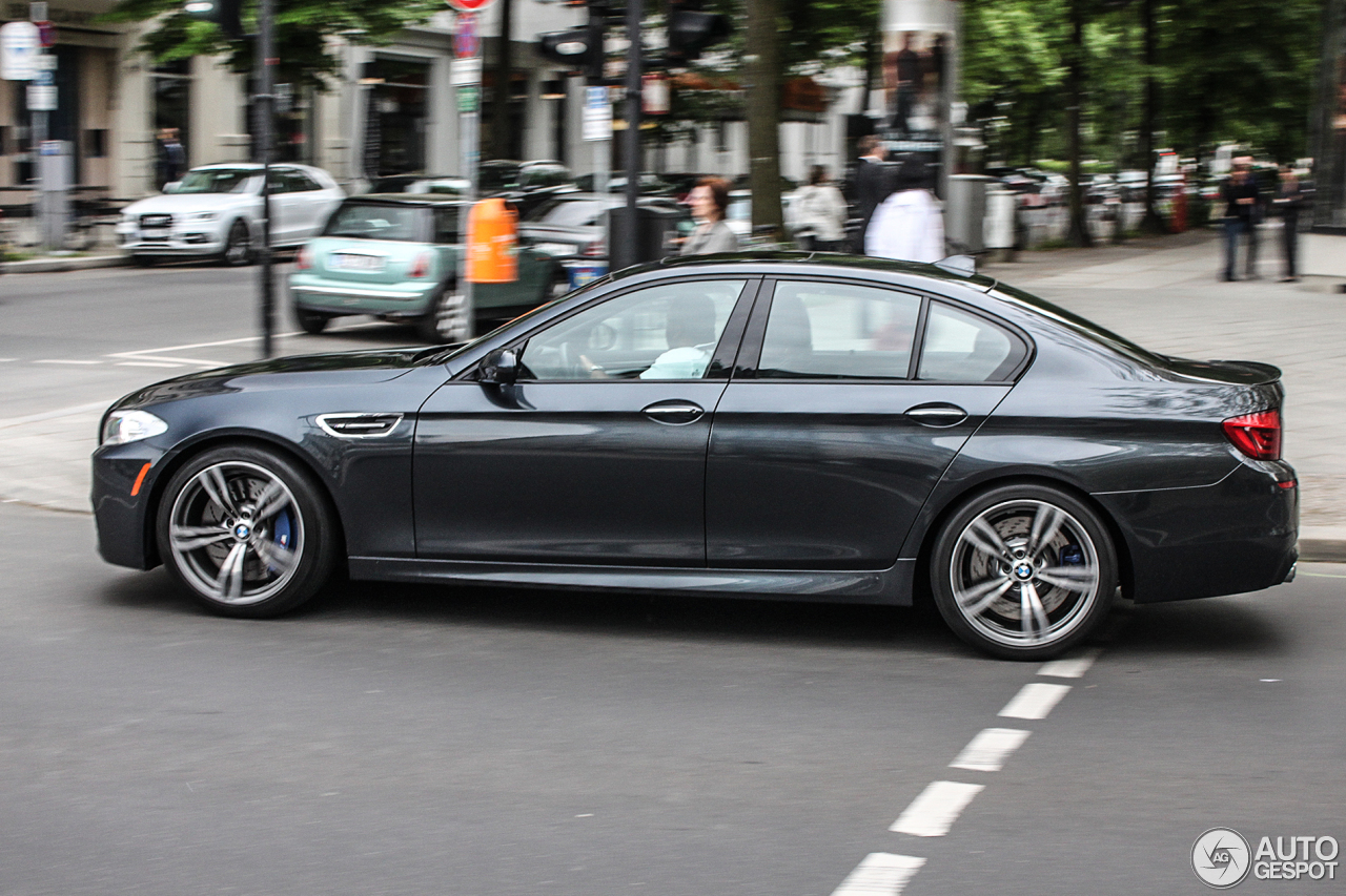 BMW M5 F10 2011