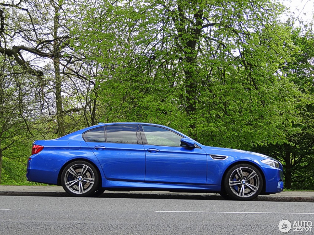 BMW M5 F10 2011