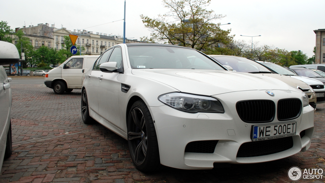 BMW M5 F10 2011