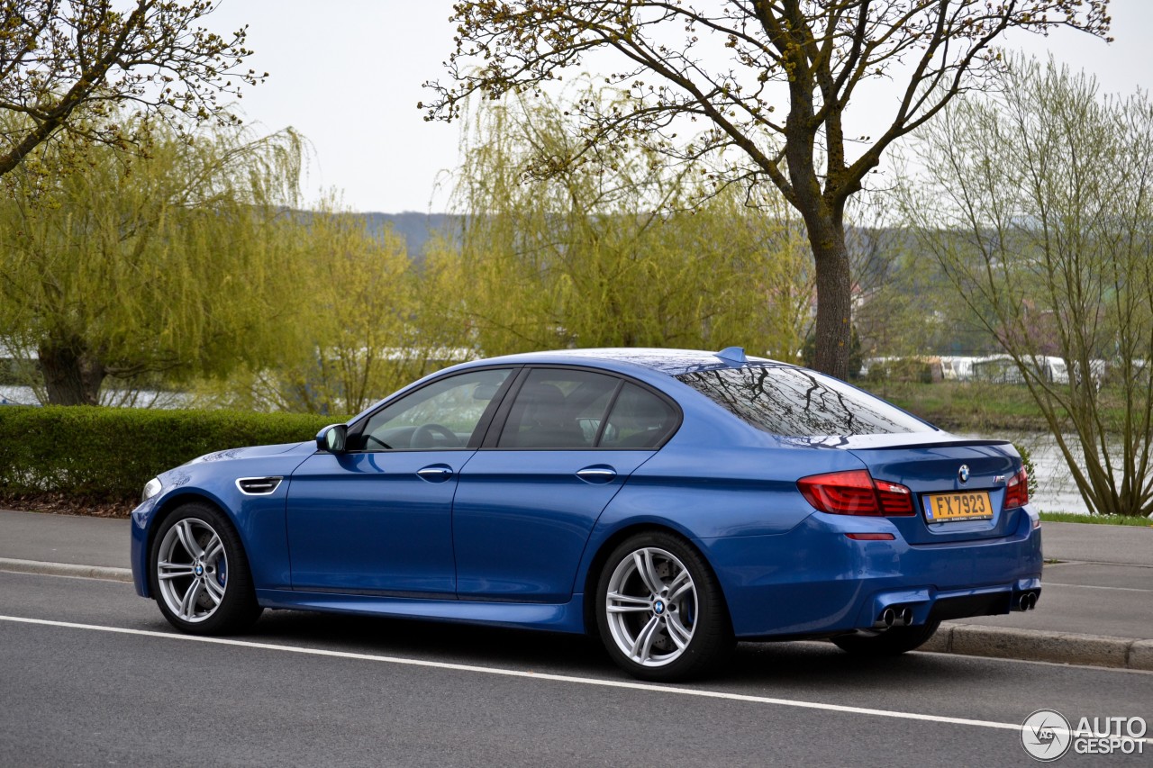 BMW M5 F10 2011