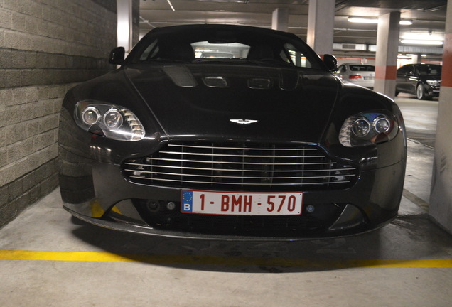 Aston Martin V12 Vantage