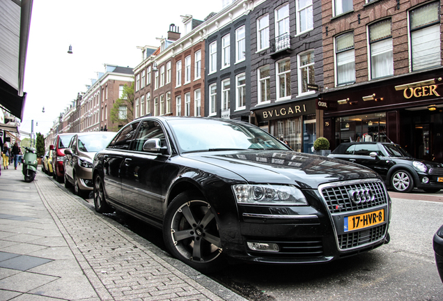 Audi S8 D3