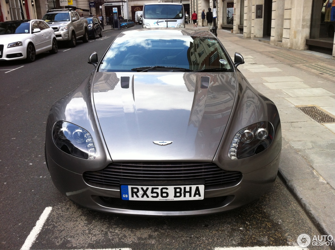 Aston Martin V8 Vantage