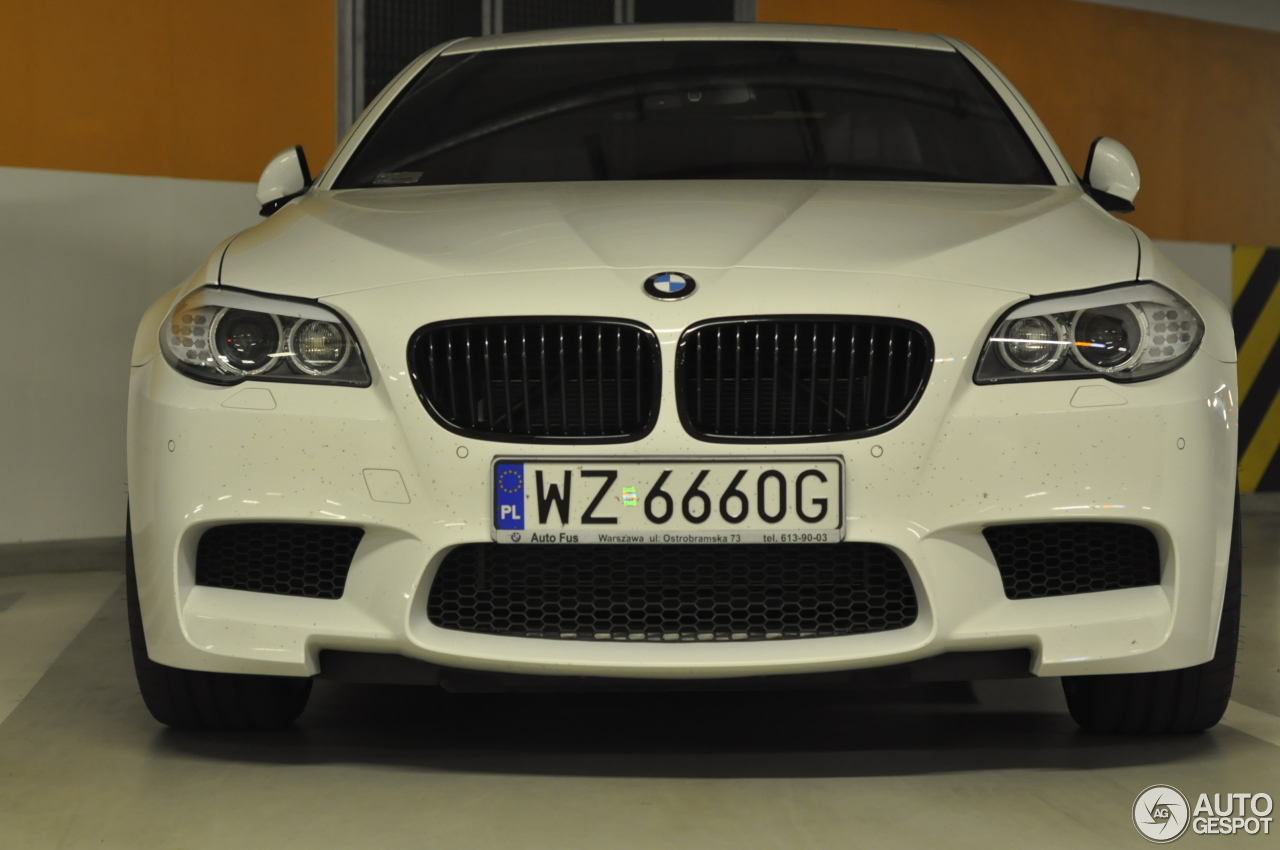 BMW M5 F10 2011