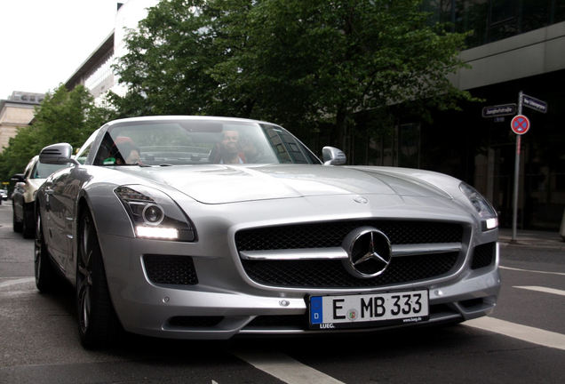 Mercedes-Benz SLS AMG Roadster