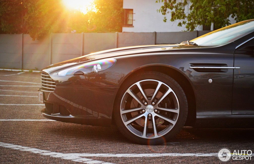 Aston Martin DB9 2010