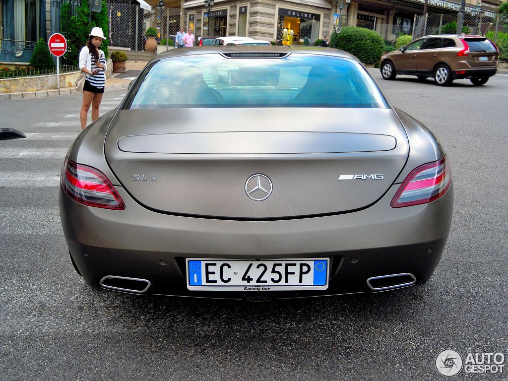 Mercedes-Benz SLS AMG