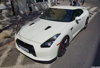 Nissan GT-R