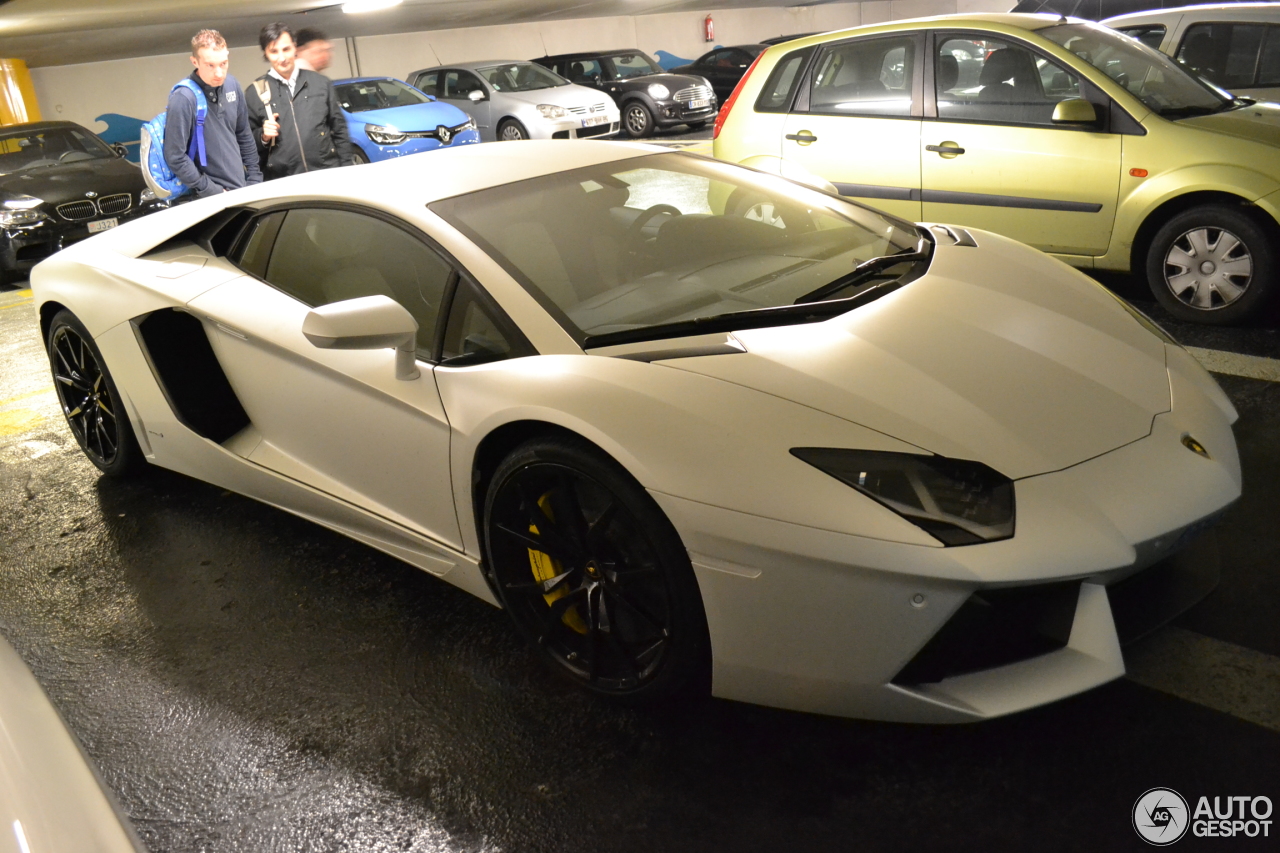 Lamborghini Aventador LP700-4