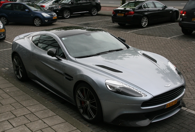 Aston Martin Vanquish 2013