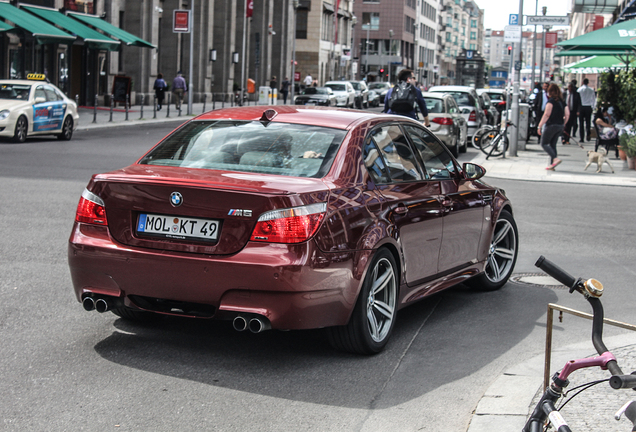 BMW M5 E60 2005