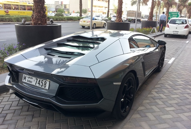 Lamborghini Aventador LP700-4