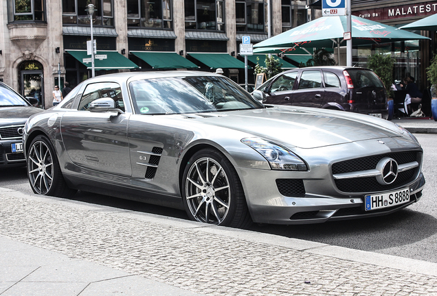 Mercedes-Benz SLS AMG