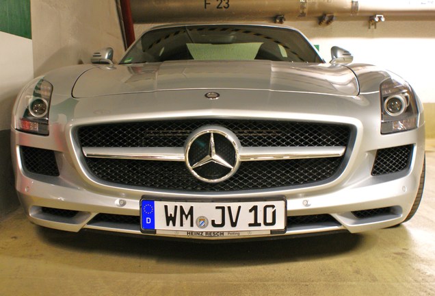 Mercedes-Benz SLS AMG