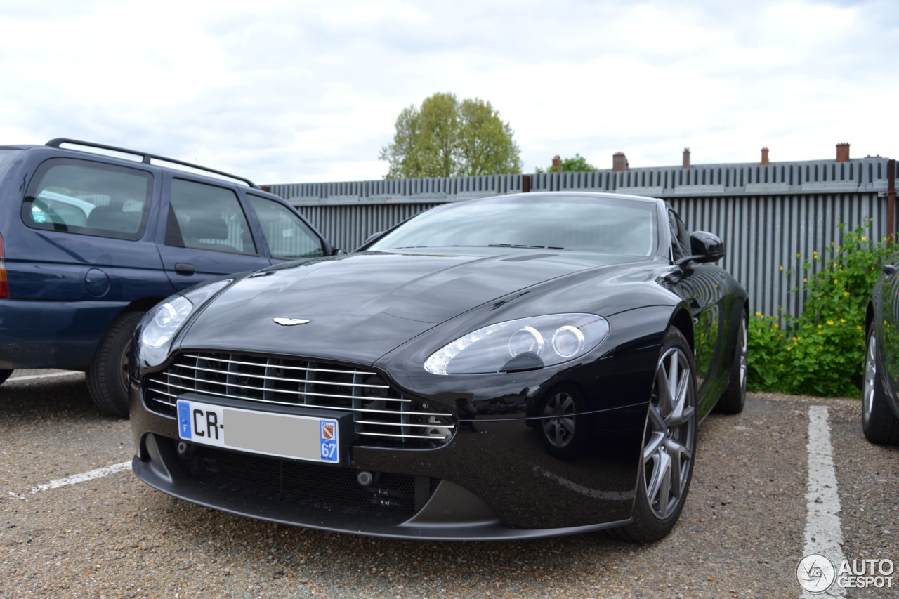 Aston Martin V8 Vantage S