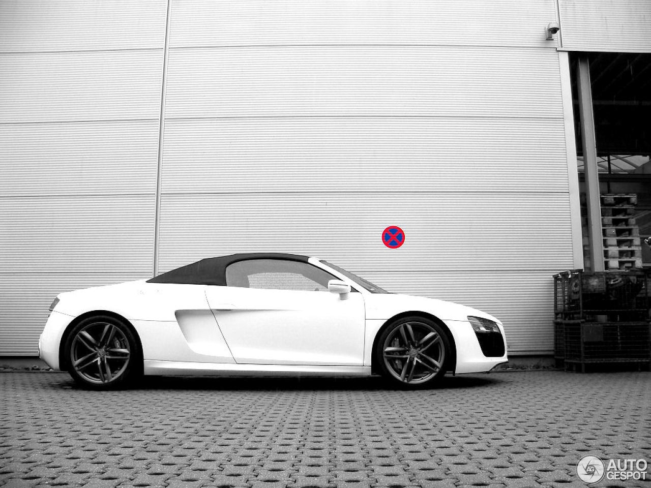 Audi R8 V10 Spyder 2013