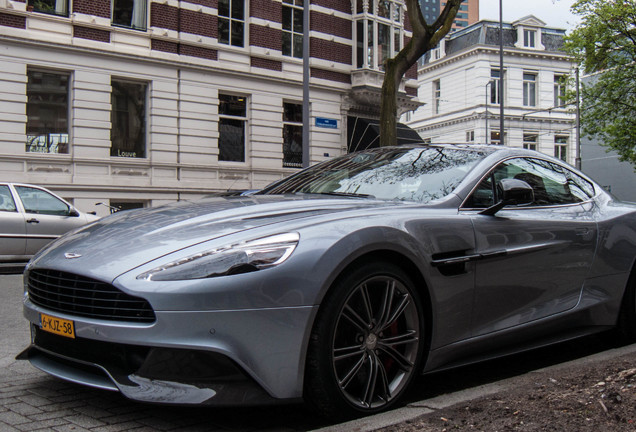 Aston Martin Vanquish 2013