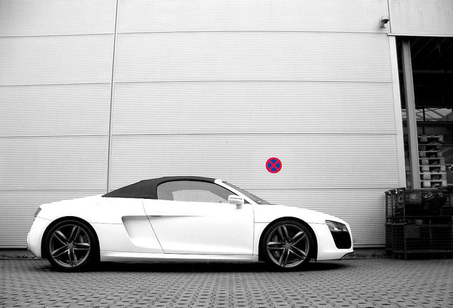 Audi R8 V10 Spyder 2013