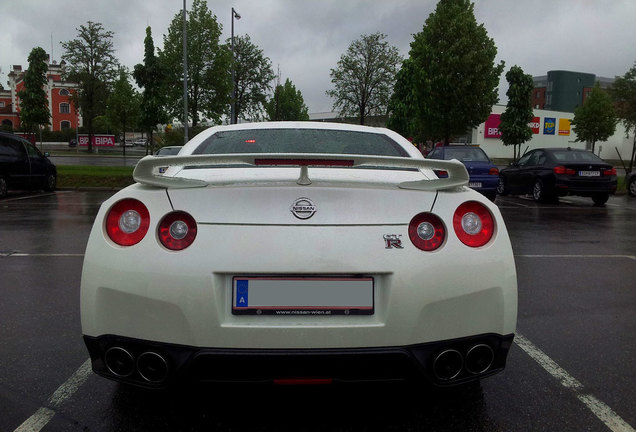 Nissan GT-R 2012