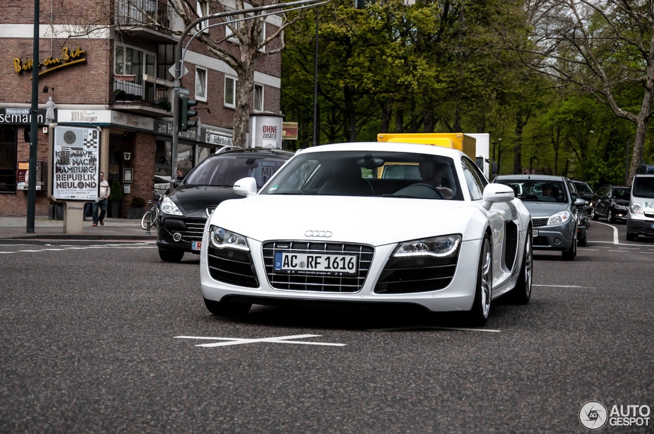 Audi R8 V10