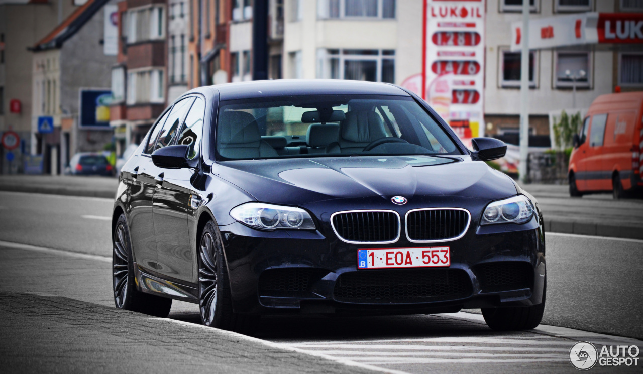 BMW M5 F10 2011