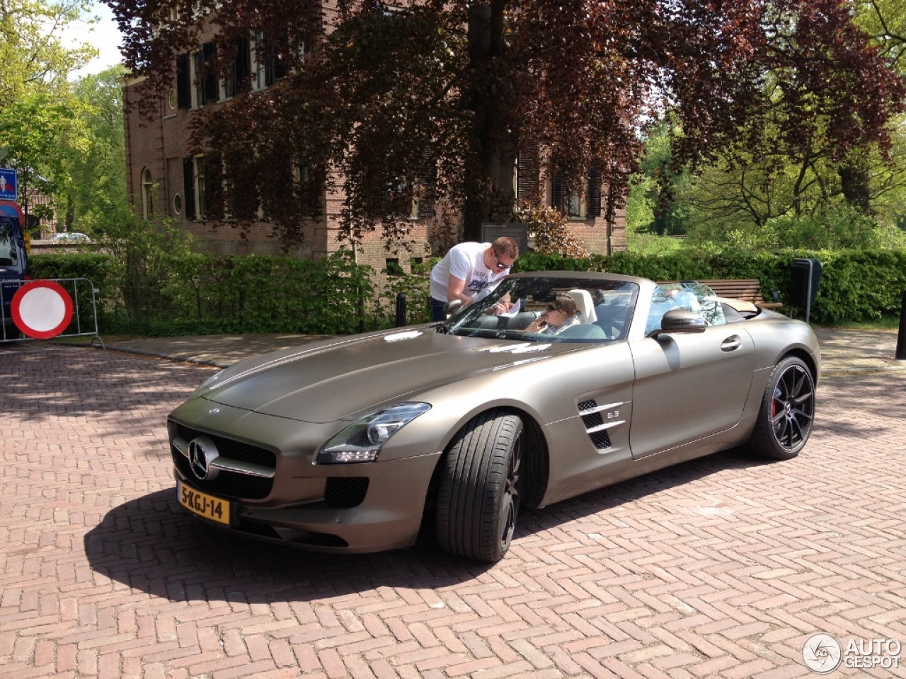 Mercedes-Benz SLS AMG Roadster